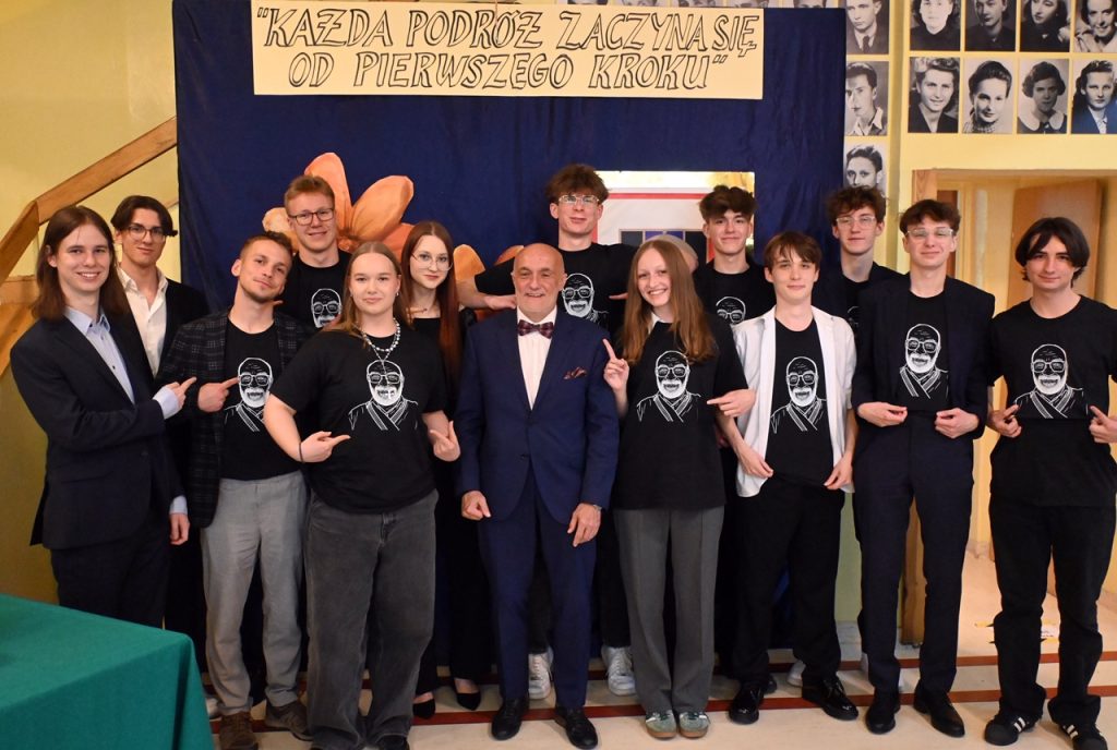 Klasa 4A z wychowawcą prof. Jackiem Gorzkowskim